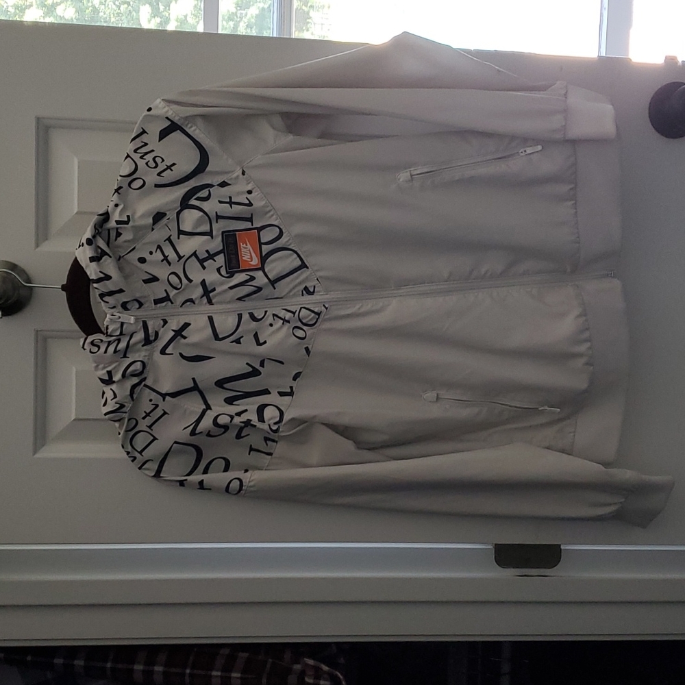 Nike windbreaker